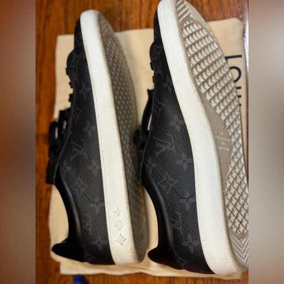louis vuitton sneaker shoes for men. size 9UK 10 US in black color, used 4 times - Picture 5 of 12